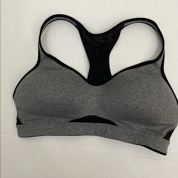 Old Navy sz 36Csports bra style with hooks on back - Picture 1 of 7